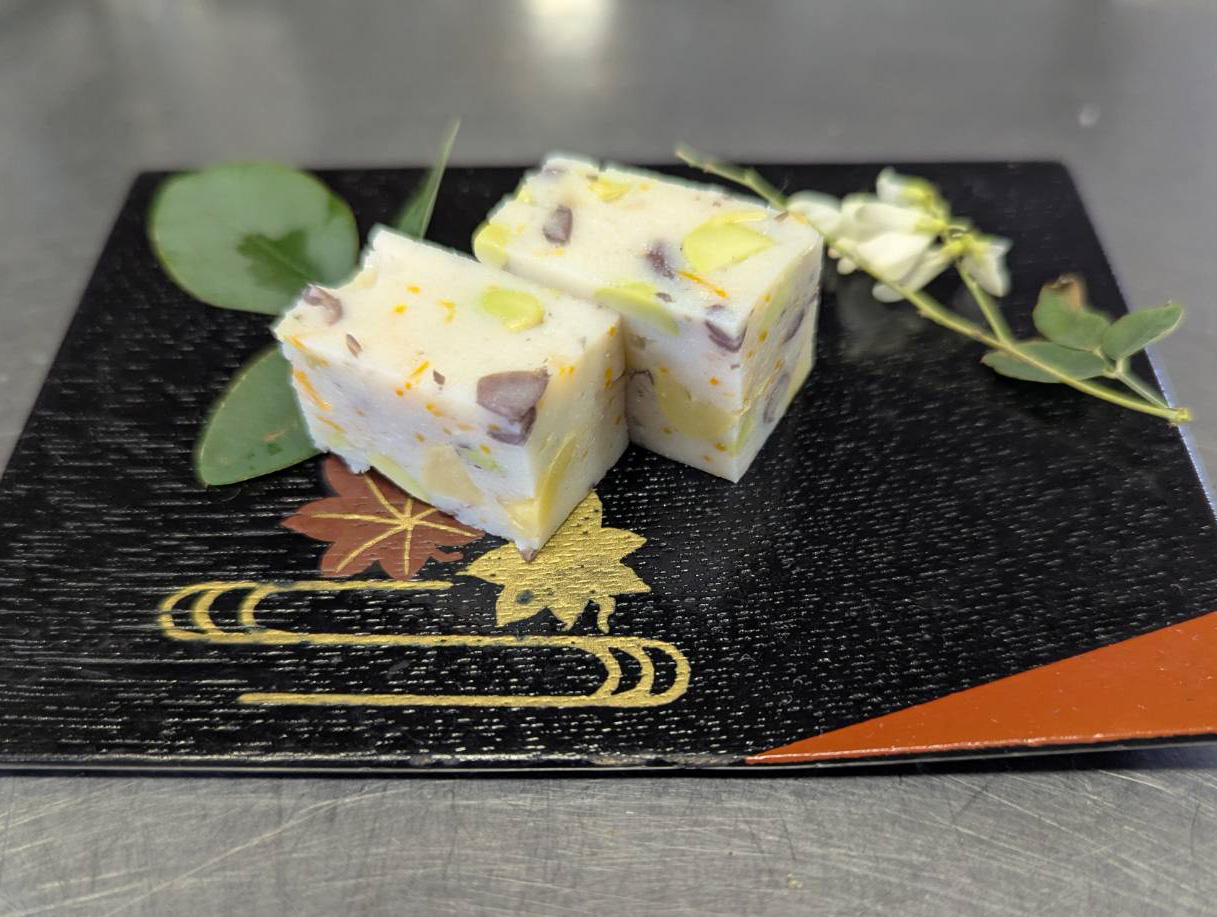 季節の彩りを盛り込んだ、つる家のお料理